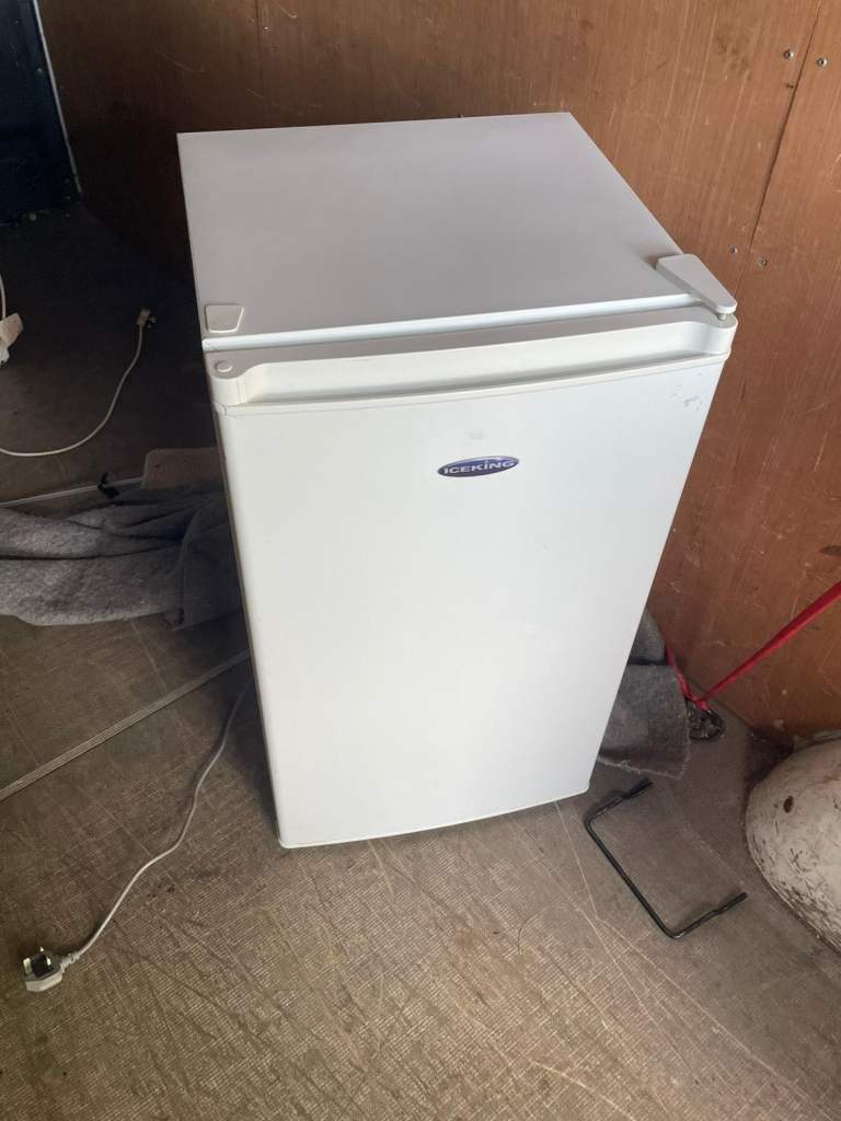 For sale under counter fridge freezer working very well great condition can be delivered 