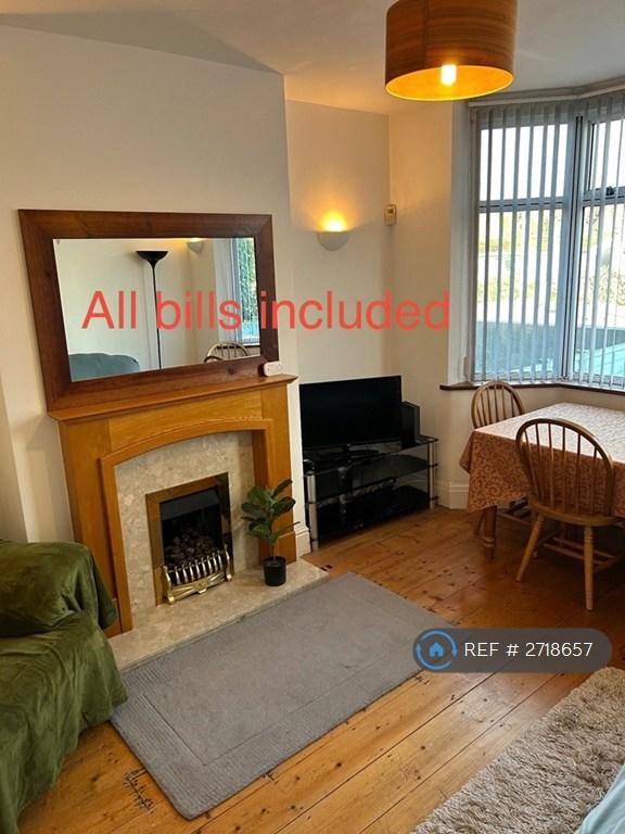 4 bedroom house in Southmead Road, Westbury-On-Trym, Bristol, BS10 (4 bed) (#2718657)