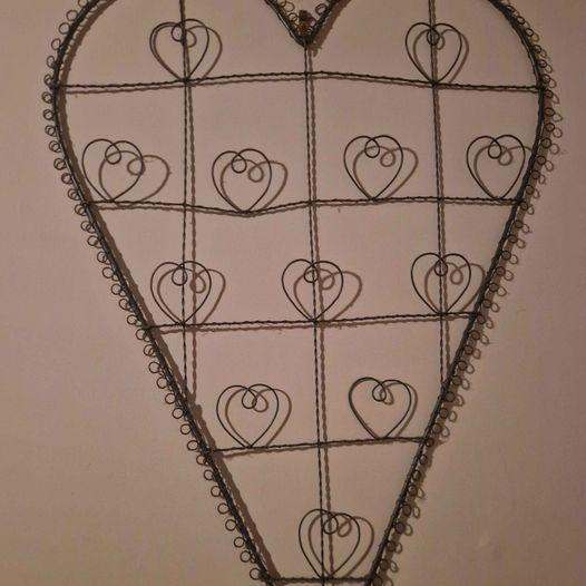 Graham and Green Wire Heart Photo/Card Holder Large Black