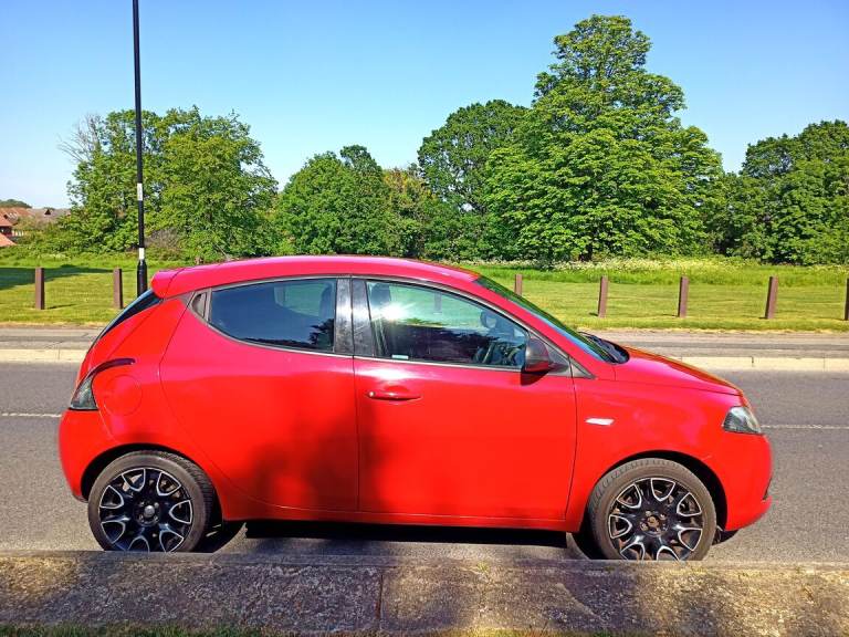 Chrysler Lancia, YPSILON, Hatchback, 2013, Manual, 1242 (cc), 5 doors