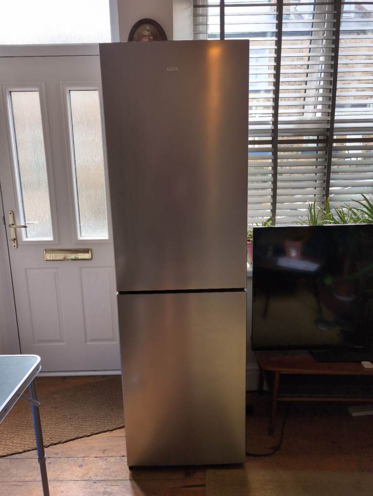 LOGIK 50/50 Fridge Freezer in Silver - Fair Condition