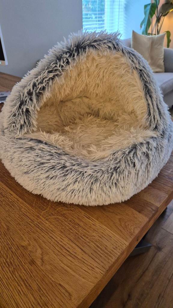 NEW Cat bed free to a good home