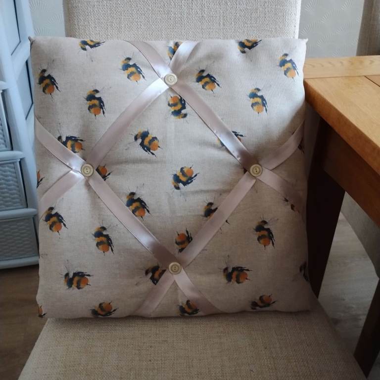 image for Notice Board - Bumble Bee 