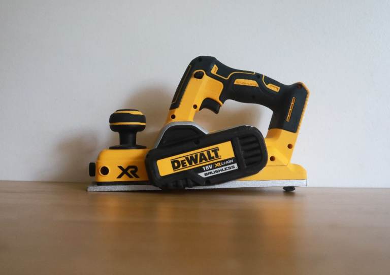 Dewalt XR 18V Brushless Planer 18V - Good Condition