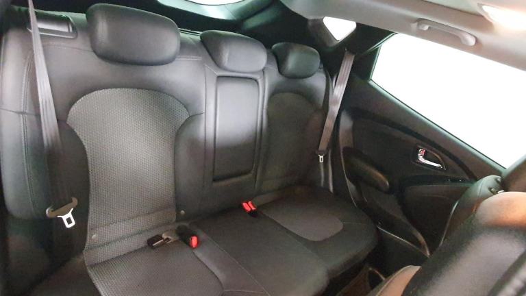 HYUNDAI IX35* 1.7 Crdi * 2wd* DIESEL*26,000 MILES* 1 OWNER* FULL S/HISTORY 