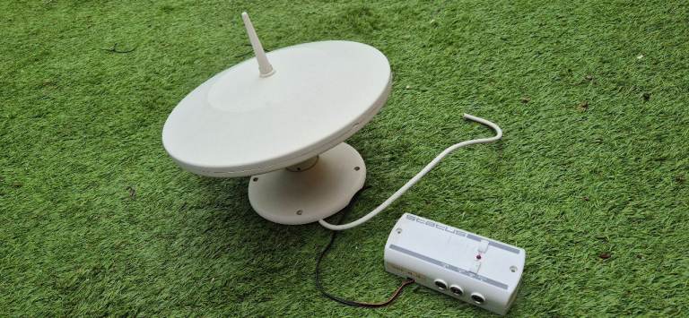 STATUS digital antennas with booster for camper, caravan, motorhome, boat.