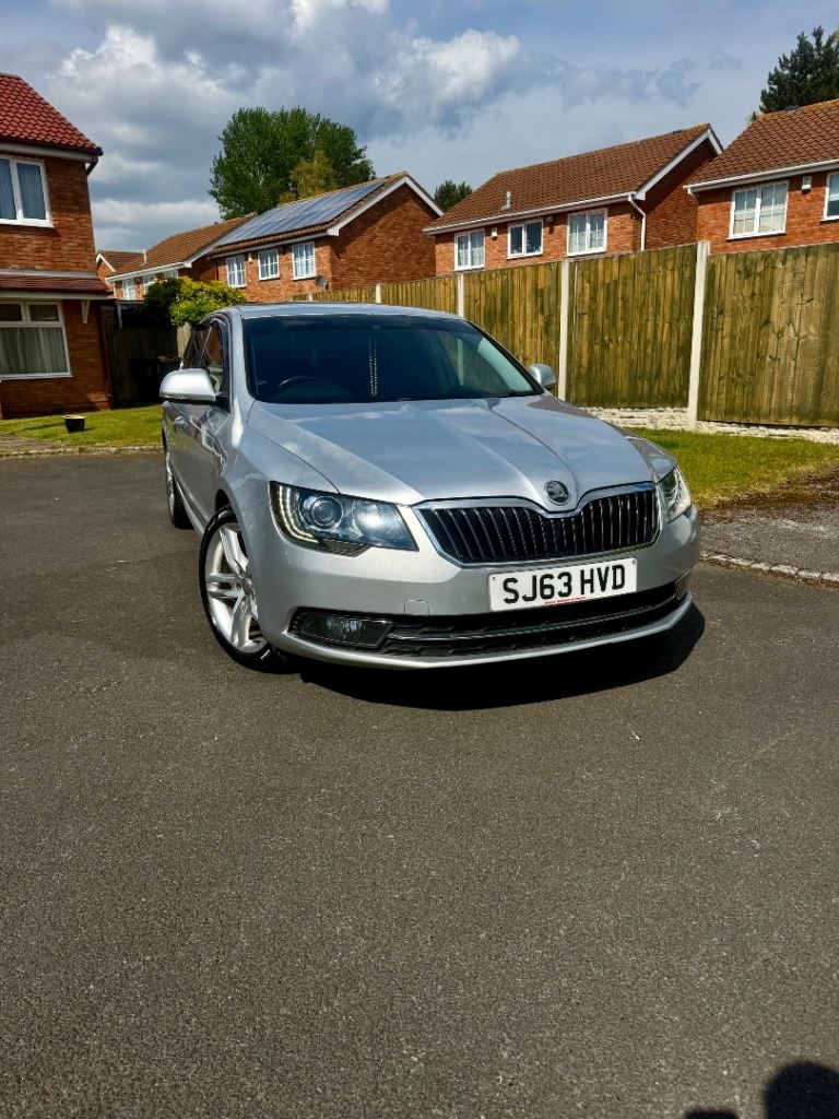 Skoda, SUPERB, Hatchback, 2013, Semi-Auto, 1968 (cc), 5 doors