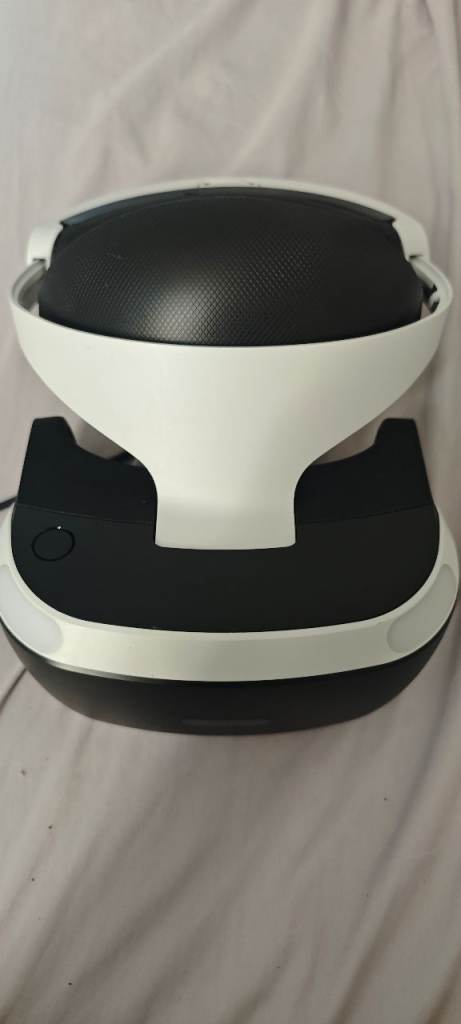 Sony PlayStation VR Headset V1 with PS4 Camera and Move Controllers