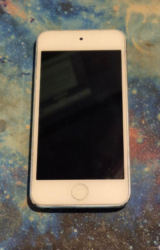 Apple iPod Touch (6th Gen) 32GB - Silver - Good Condition