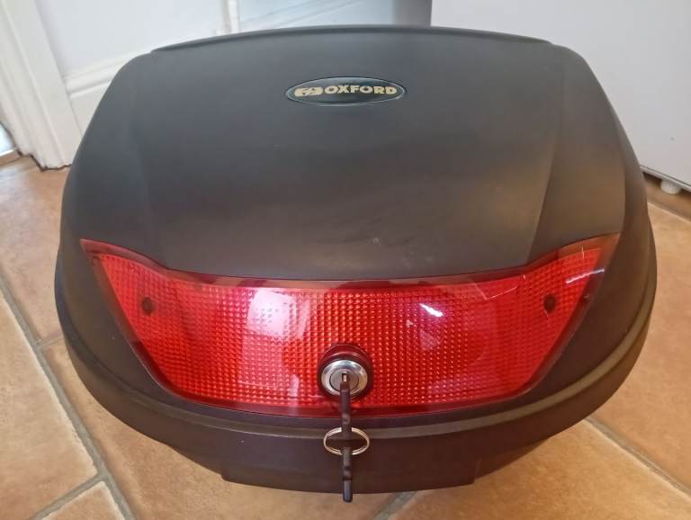 Oxford 52 litre hardshell motorbike top box with baseplate and rack included!