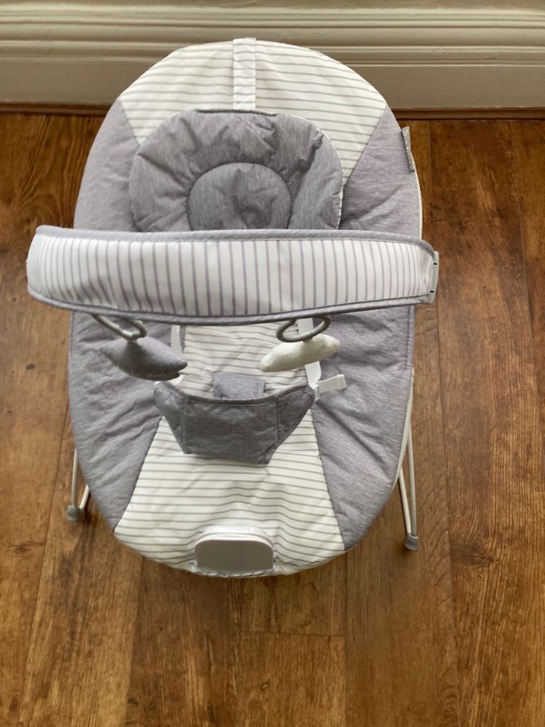 Red Kite Linen Cozy Bouncer Chair. Excellent Condition