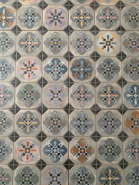 New 23 x Ceramic Multicoloured Tiles (31.6 x 31.6 cm, approx 2 sqm)