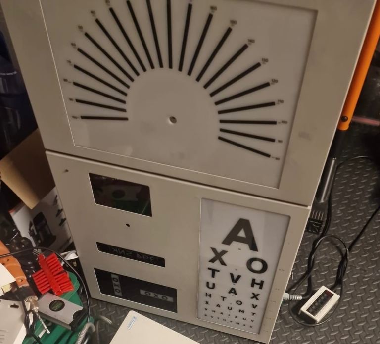 Opticians Eye Test Chart Unit / Visual Acuity Box – Working