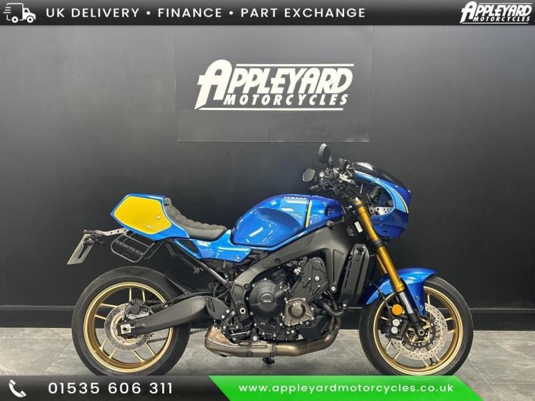 YAMAHA XSR900