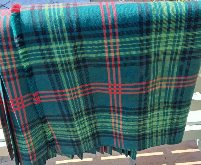 Mens heavy quality Ross tartan kilt 