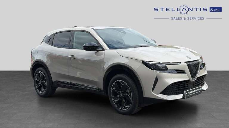 2026 Alfa Romeo Junior 1.2 MHEV Ibrida SUV 5dr Petrol Hybrid e-DCT Euro 6 (s/s) (136 ps) SUV Hybr...