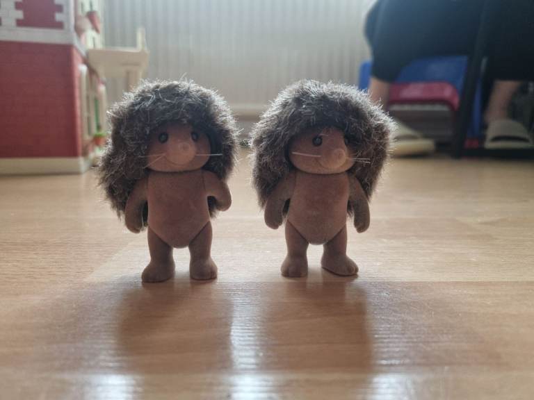 2 Vintage Sylvanian family hedgehog 