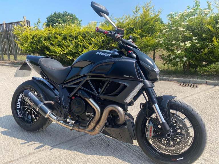2011 11 DUCATI DIAVEL 1198 BLACK PERFORMANCE CRUISER NEW MOT 10k MILES MINT