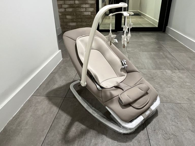 Joie Dreamer Compact Rocker – Excellent Condition