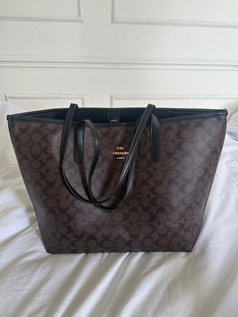 coach signature canvas city tote - walnut brown / black