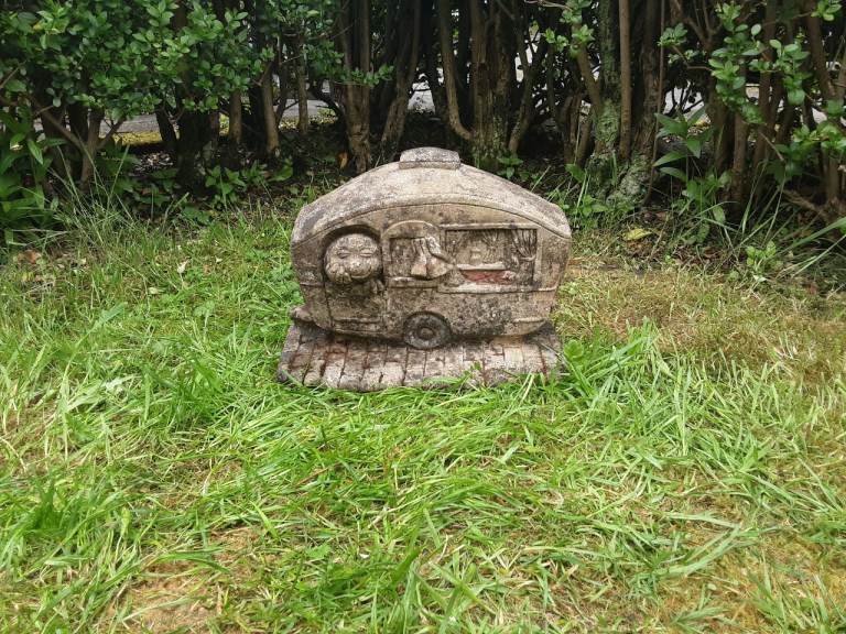 STONE CARAVAN GARDEN ORNAMENT