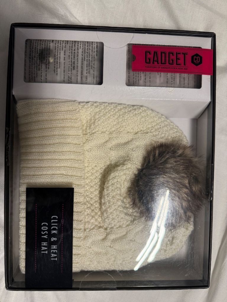 image for Heat cosy hat. BN, ideal as Christmas gift