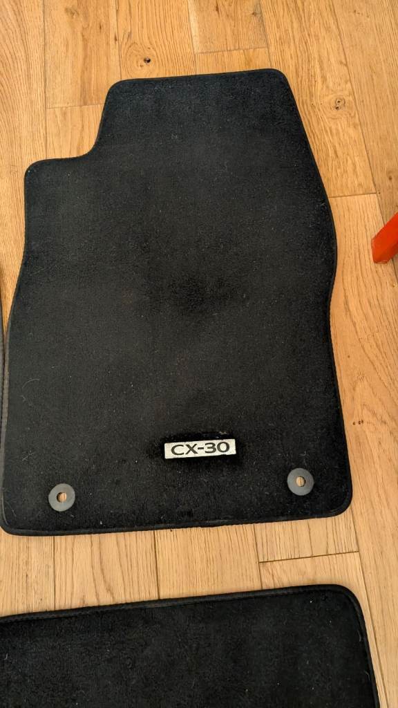 Genuine Mazda parts : Set of floor mats for CX-30