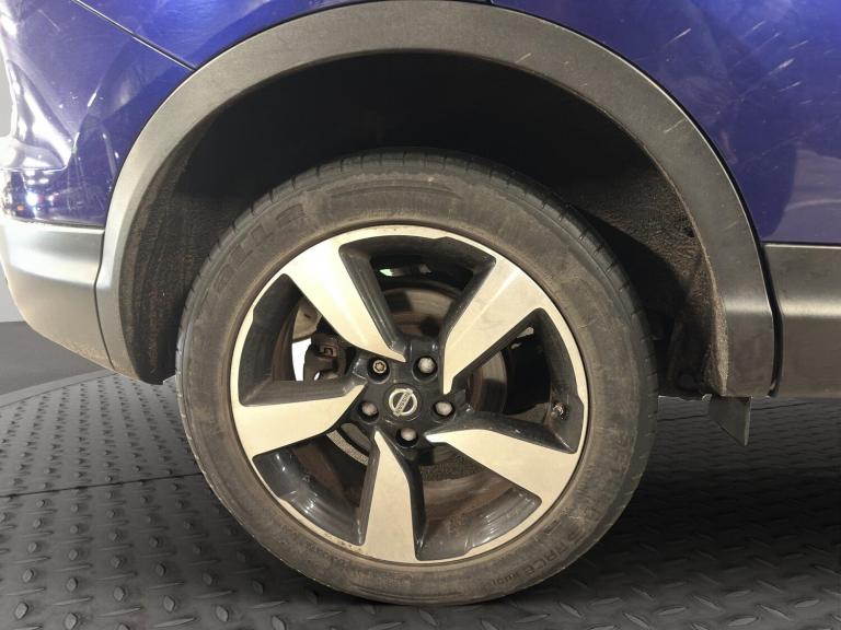 2014 Nissan Qashqai 1.2 DiG-T N-Tec 5dr HATCHBACK PETROL Manual