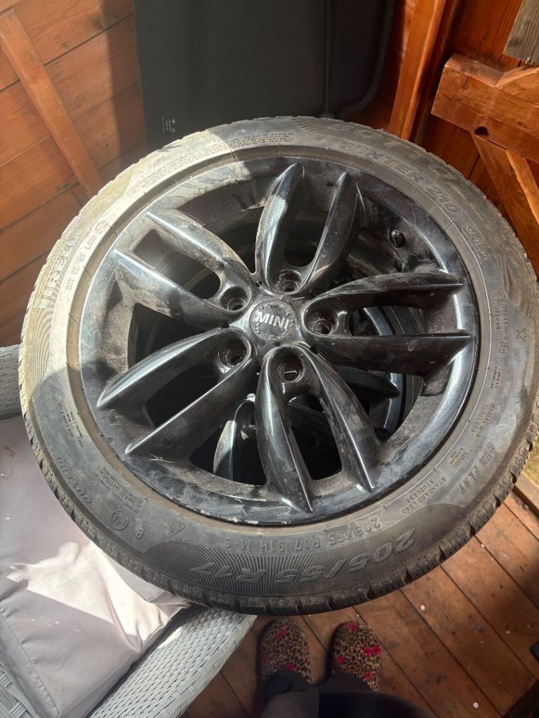 4 x alloys wheels with good tyres 