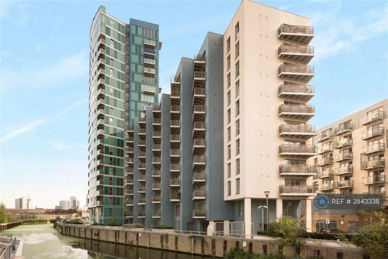 1 bedroom flat in George Hudson Tower, London, E15 (1 bed) (#2843338)