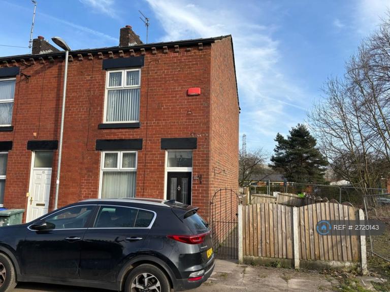 2 bedroom house in Smethurst Street, Middleton, Manchester, M24 (2 bed) (#2720143)