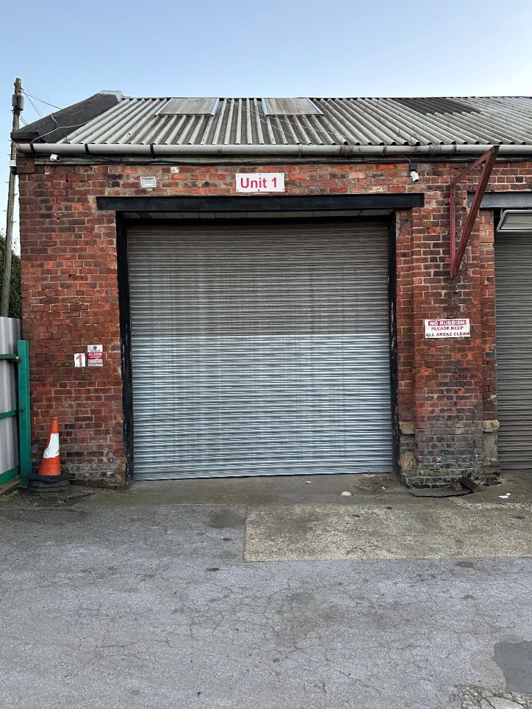 Secure Unit To Let Leeds LS10 1100 sq ft 