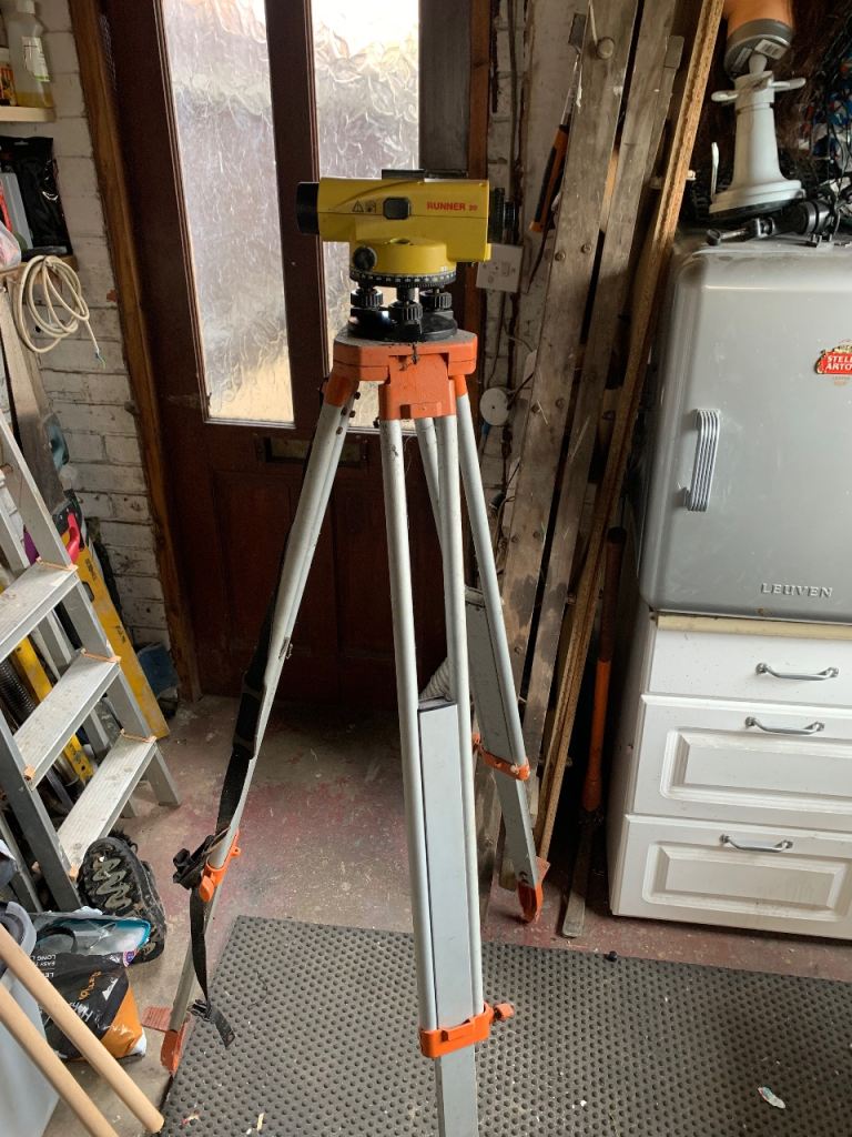 Leica runner 20 and Topcon AT-F7