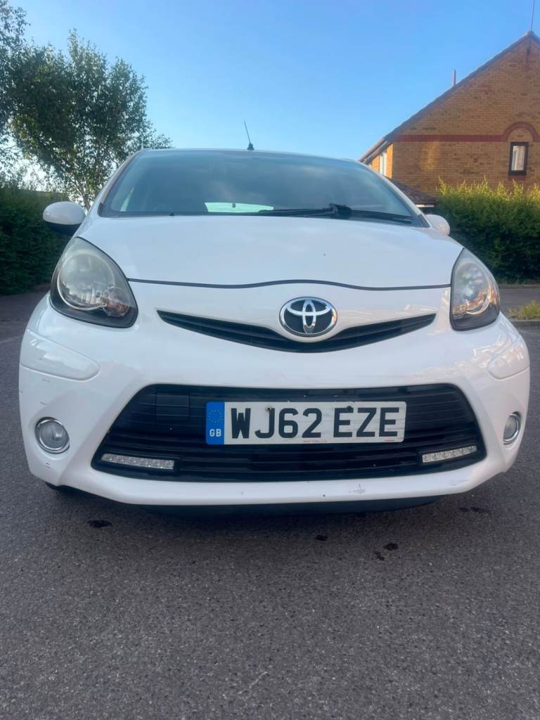 Toyota, AYGO, Hatchback, 2012, Manual, 998 (cc), 5 doors