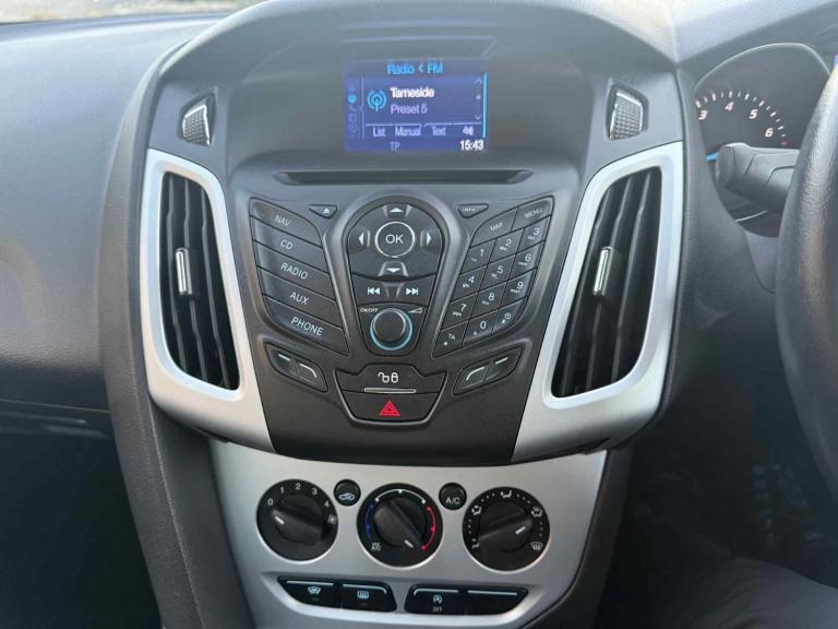 2014 Ford Focus 1.0 125 EcoBoost Zetec Navigator 5dr HATCHBACK Petrol Manual