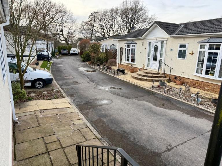 10 Mossways Park in Wilmslow  - Lodge / Caravan 