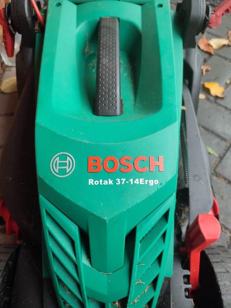 Excellent condition hardly used Bosch Rotak 37-14 Ergo Electric Rotary 1400w Lawnmower - 37cm 
