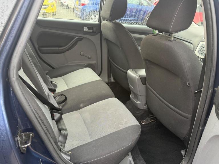 2011 Ford Focus 1.6 Zetec 5dr ESTATE PETROL Manual