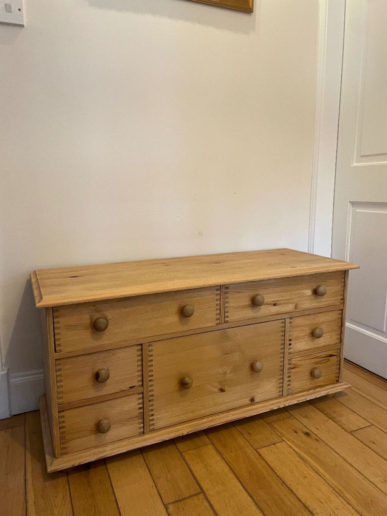 Pine Chest of Drawers with Multiple Drawers – Good Condition