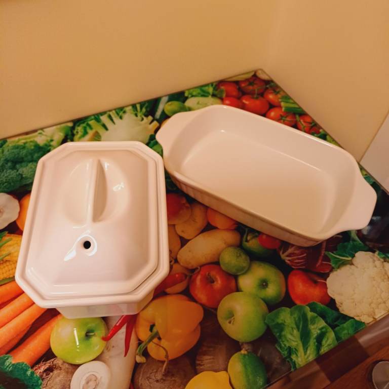 Ovenware / Serving Dishes x 2