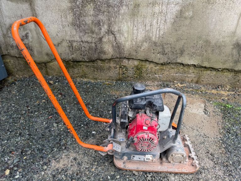 Belle 300mm Wacker Plate C/W Honda Engine