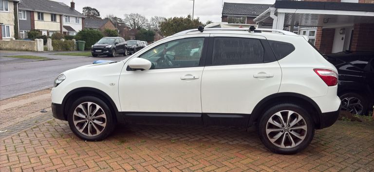 Nissan, QASHQAI, Hatchback, 2013, Manual, 1598 (cc), 5 doors