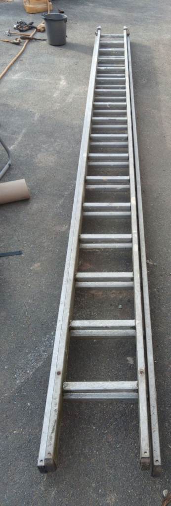 Youngman DIY 17 step double extension ladder