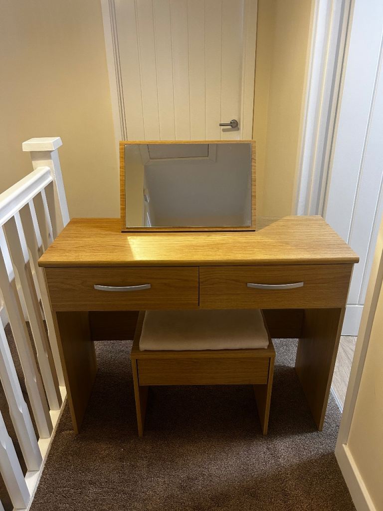 Pine dressing table
