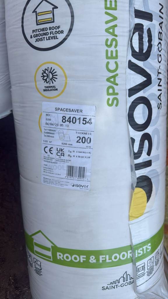 Isover Spacesaver 200mm Loft Insualtion Roll (5.2 x 1.16m 6.03sqm)