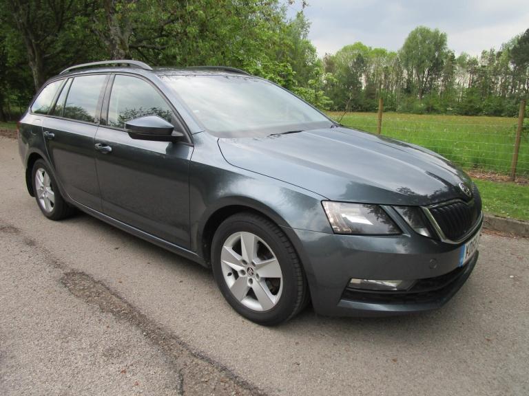 SKODA OCTAVIA 1.6 TDI SE - Ex Fleet Car - 8 Skoda Services 2019