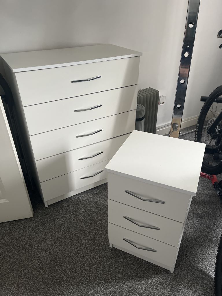 Two chest drawers great condition for free