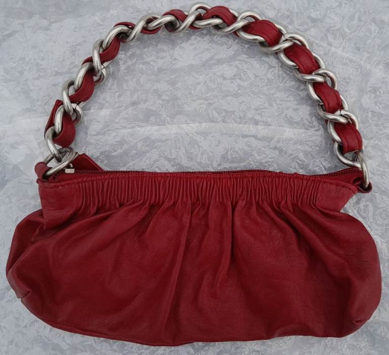 CLUTCH BAG VINTAGE 1980'S WOVEN METAL HANDLE ZIP OPENING INNER POCKET PLEATED TOP FAUX LEATHER