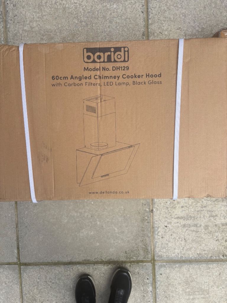 Baridi DH129 60cm Angled Chimney Cooker Hood – Black Glass, New
