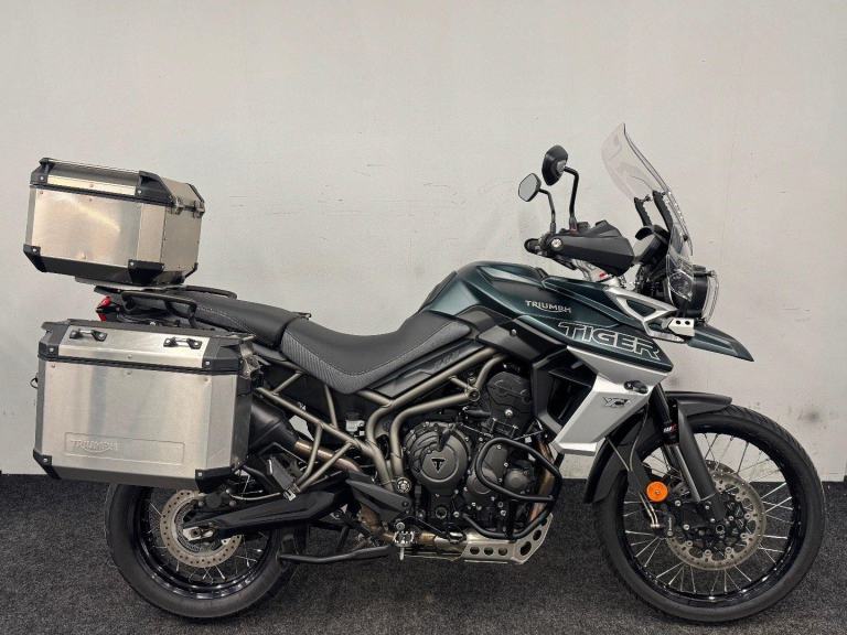 TRIUMPH TIGER 800 XCA ** 12 MONTH MOT - FULL LUGGAGE - HEATED SEAT ** 